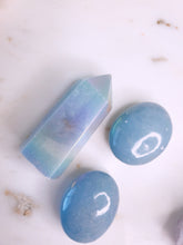 Load image into Gallery viewer, Angelite Angel Aura Point
